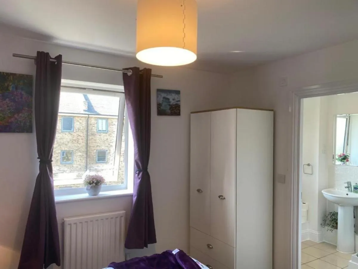 Warm & Cosy Homely 4 Bdr Chesterton House W High Speed Wifi, Big Garden & Free Parking كامبريدج بيت للعطل