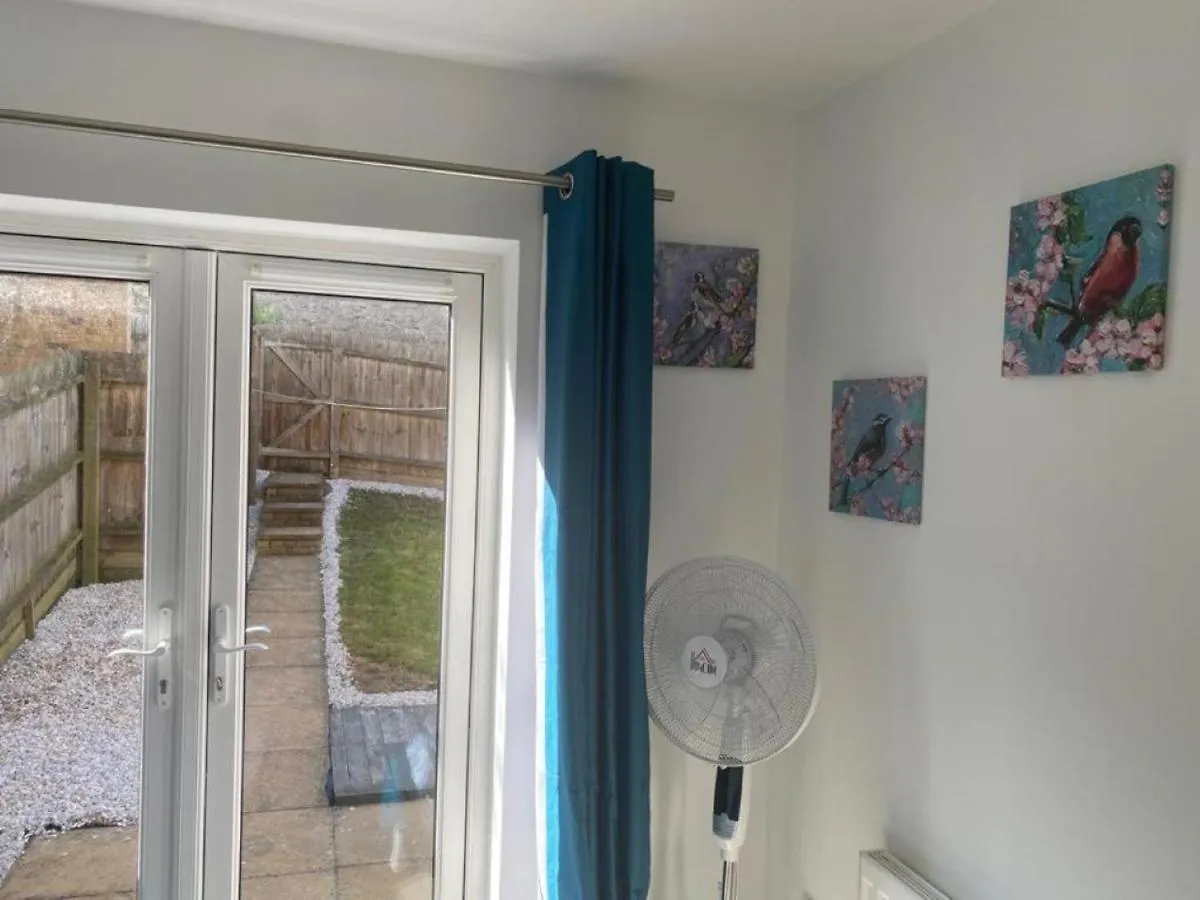 Warm & Cosy Homely 4 Bdr Chesterton House W High Speed Wifi, Big Garden & Free Parking كامبريدج بيت للعطل