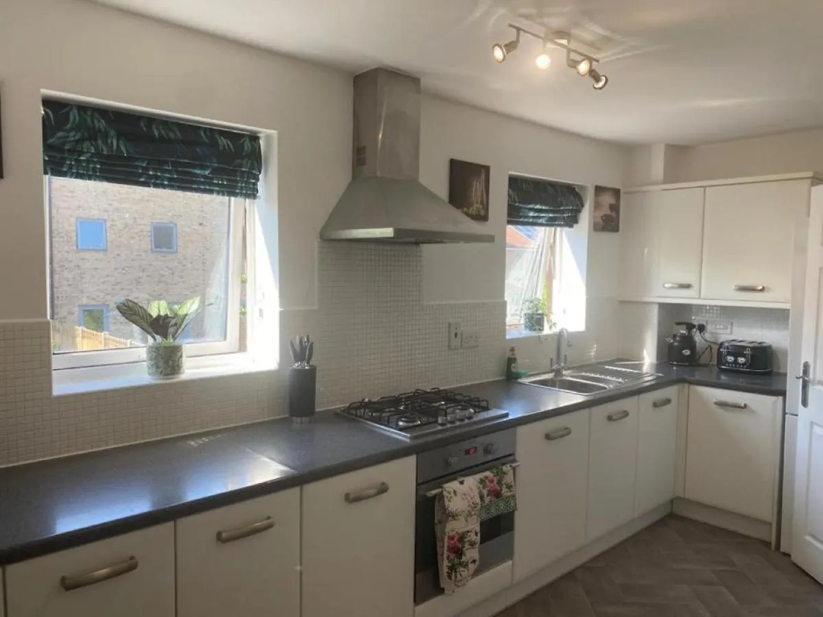 Warm & Cosy Homely 4 Bdr Chesterton House W High Speed Wifi, Big Garden & Free Parking كامبريدج 0*,