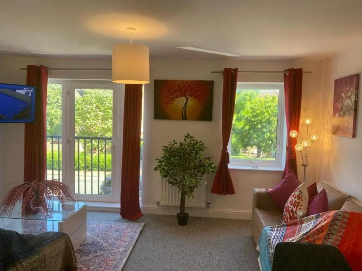 Holiday home Warm & Cosy Homely 4 Bdr Chesterton House W High Speed Wifi, Big Garden & Free Parking Cambridge