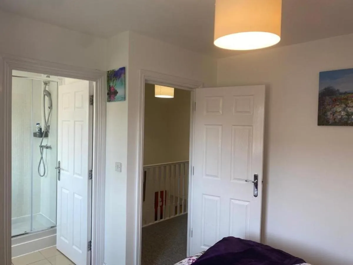 Warm & Cosy Homely 4 Bdr Chesterton House W High Speed Wifi, Big Garden & Free Parking Cambridge  0*, Cambridge (Cambridgeshire) United Kingdom