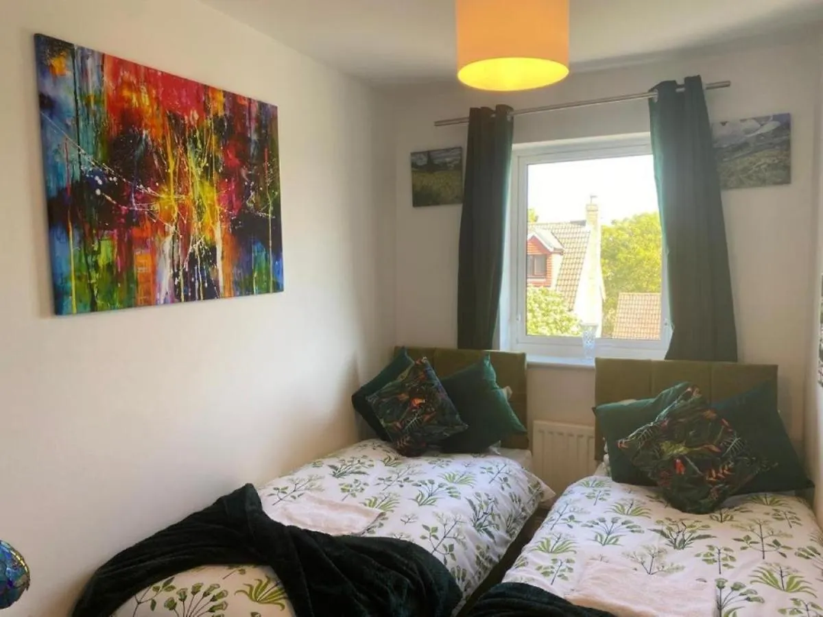 Holiday home Warm & Cosy Homely 4 Bdr Chesterton House W High Speed Wifi, Big Garden & Free Parking Cambridge