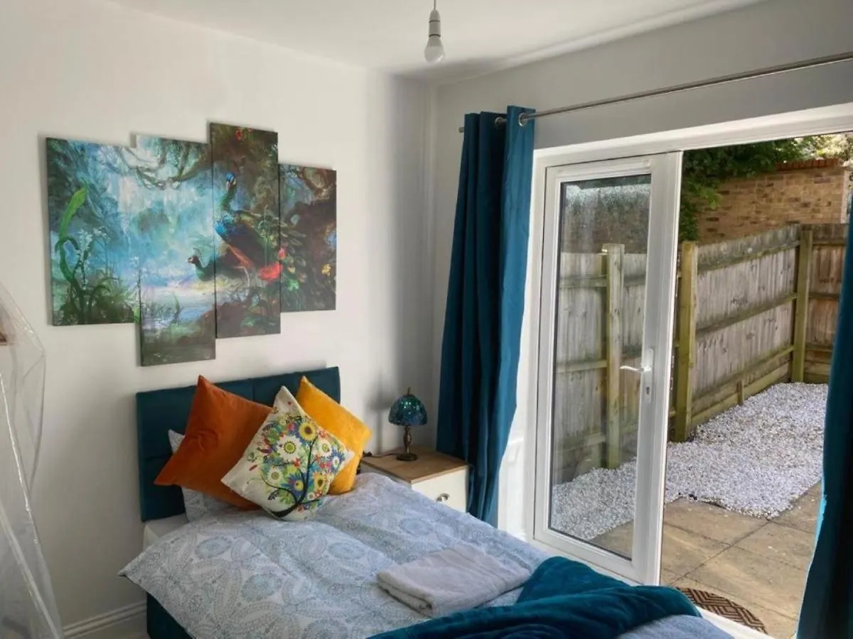 Warm & Cosy Homely 4 Bdr Chesterton House W High Speed Wifi, Big Garden & Free Parking Cambridge  0*, Cambridge (Cambridgeshire) United Kingdom