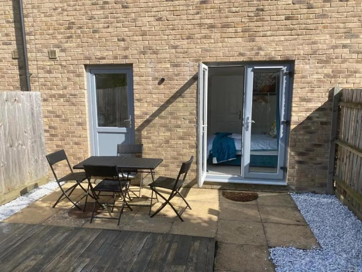 Warm & Cosy Homely 4 Bdr Chesterton House W High Speed Wifi, Big Garden & Free Parking Cambridge  Holiday home Cambridge (Cambridgeshire)