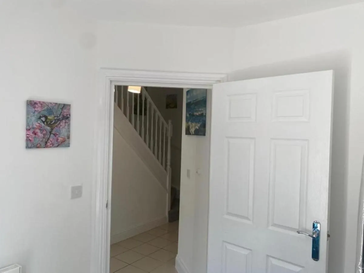 Warm & Cosy Homely 4 Bdr Chesterton House W High Speed Wifi, Big Garden & Free Parking Cambridge  Cambridge (Cambridgeshire)