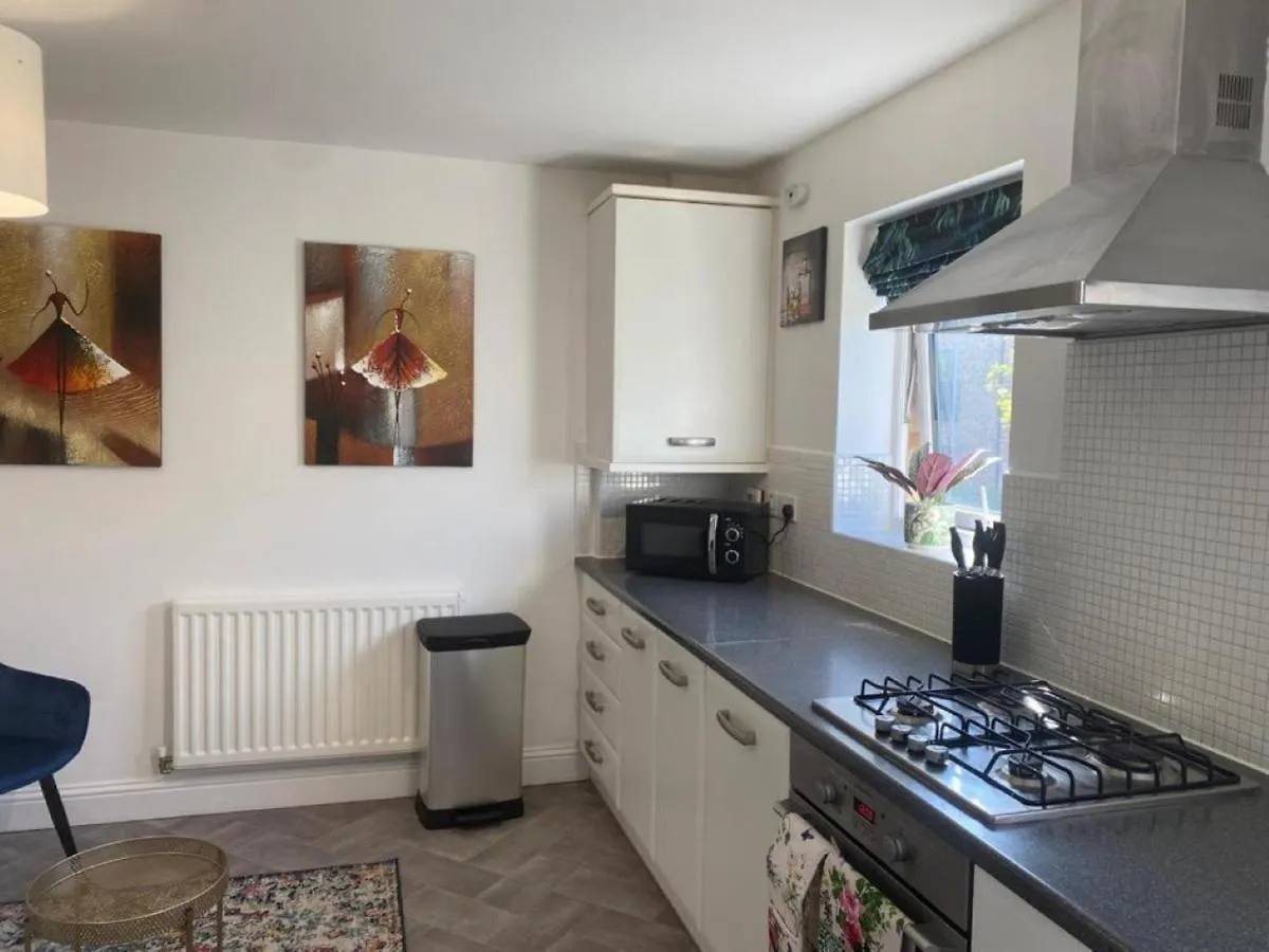 Warm & Cosy Homely 4 Bdr Chesterton House W High Speed Wifi, Big Garden & Free Parking Cambridge