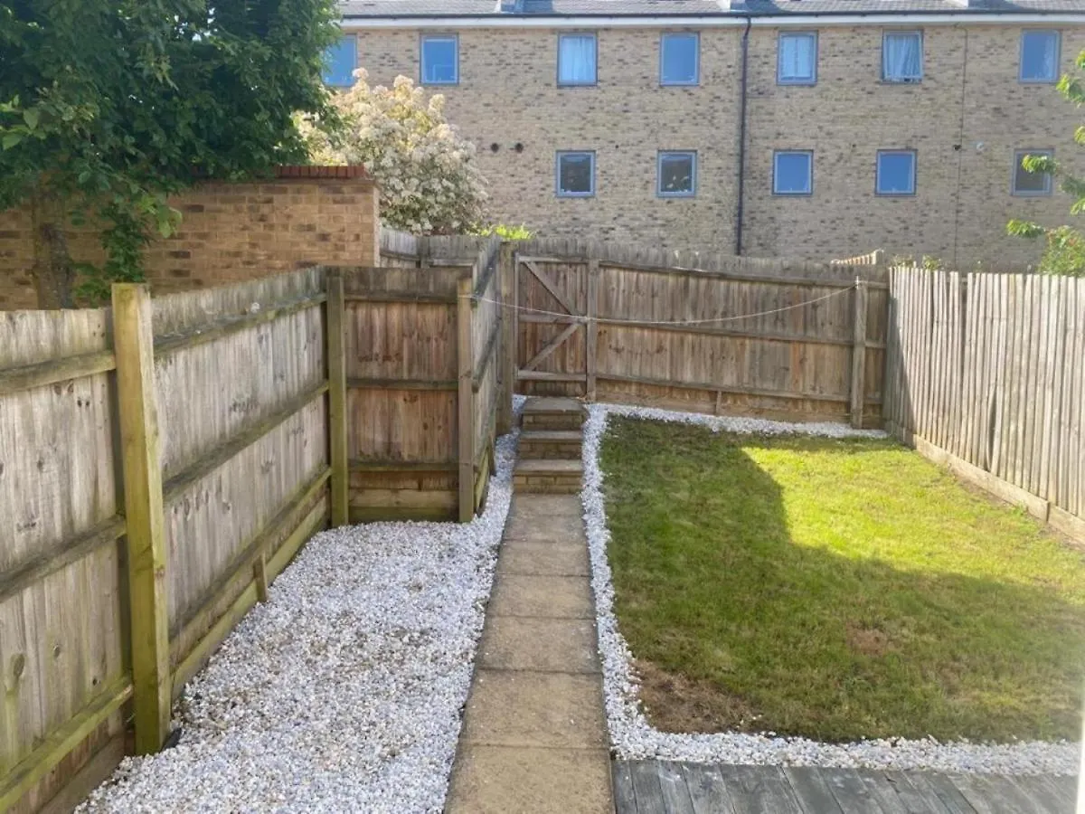 Warm & Cosy Homely 4 Bdr Chesterton House W High Speed Wifi, Big Garden & Free Parking Cambridge
