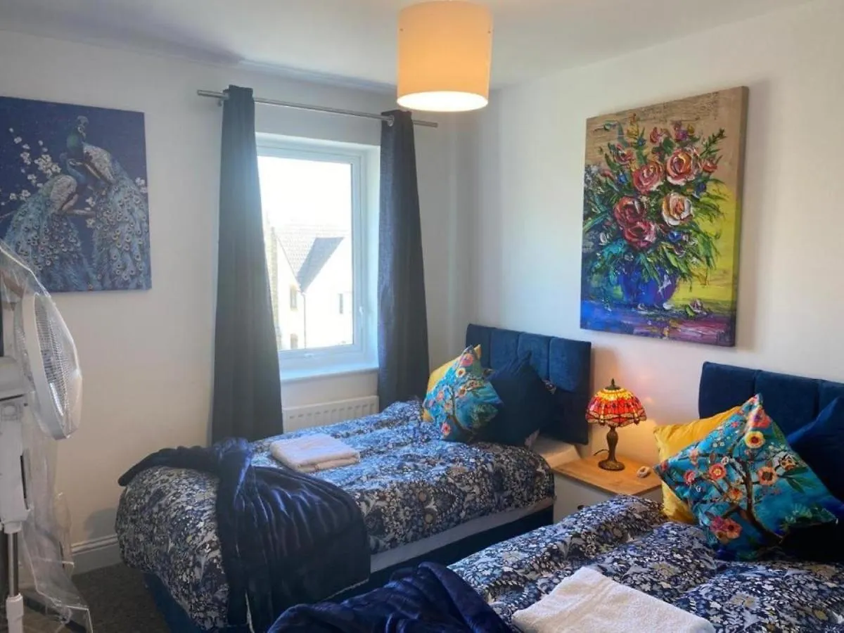 Holiday home Warm & Cosy Homely 4 Bdr Chesterton House W High Speed Wifi, Big Garden & Free Parking Cambridge